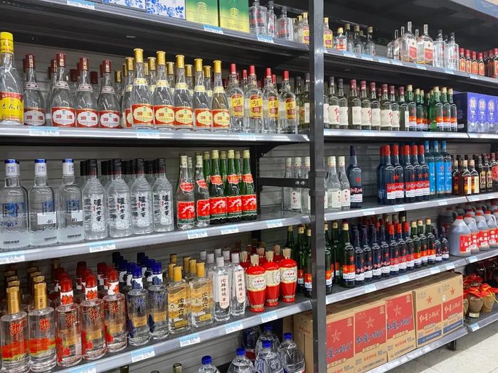 50元光瓶酒猛抬头，一场没有包装的新较量