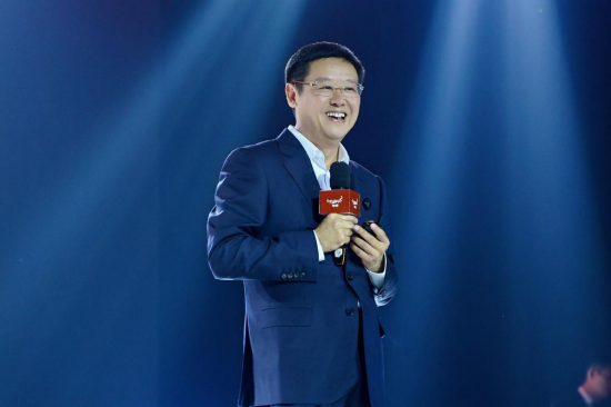 珍酒李渡吴向东直播首秀全网最热，牛市啤酒重磅上新