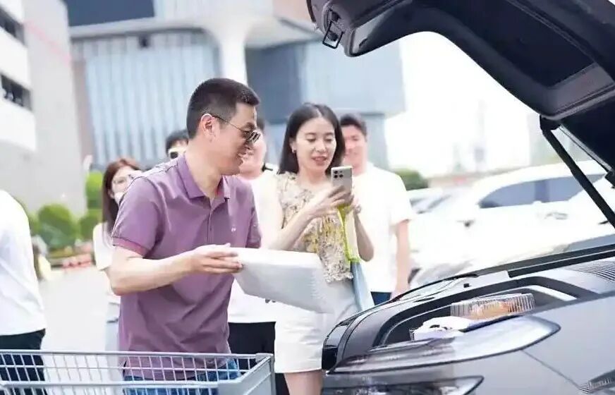 李斌熬出爆款，蔚来冲上1000亿