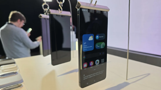 苹果暂未受特朗普关税冲击，但仍有可能提高iPhone售价