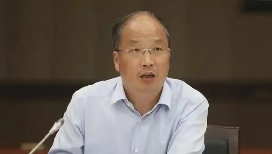 周末打虎！易会满涉嫌严重违纪违法接受调查