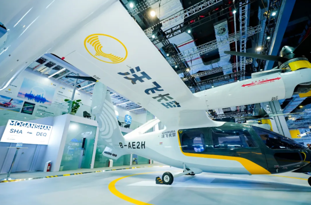 2025世界智能产业博览会举行，川企集中展示智能制造
