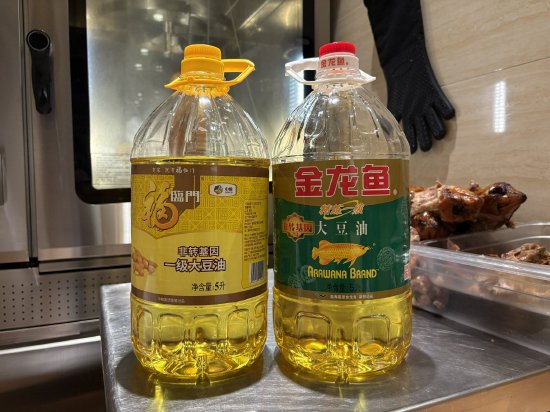 西贝被曝使用转基因大豆油 门店：涉事产品已停用 此前用于煮员工餐