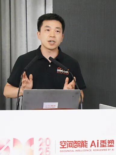 SDC 2025首日直击：线上线下共振，开发者共赴AI时代